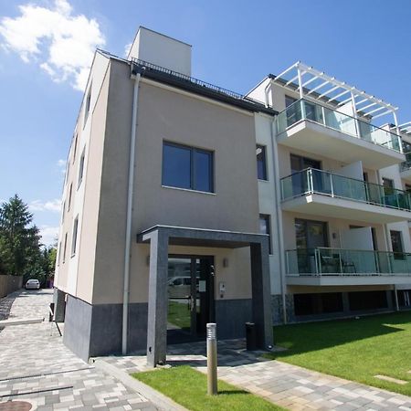 Vision Apartman Sarvar Bagian luar foto